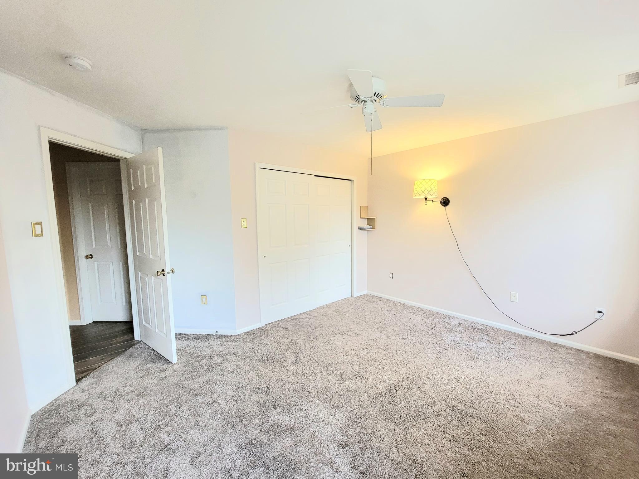 COUNTRY CROSSING - Residential