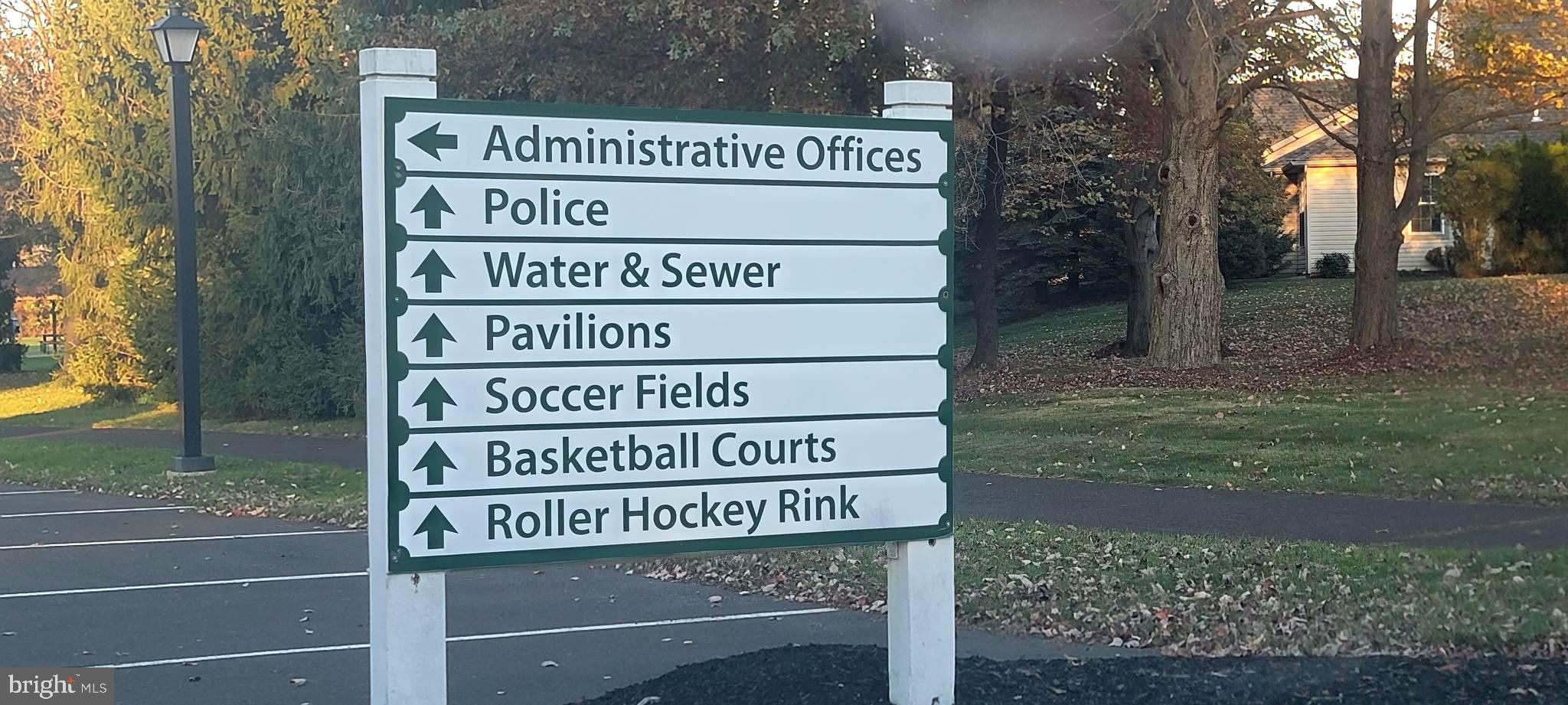 COUNTRY CROSSING - Residential