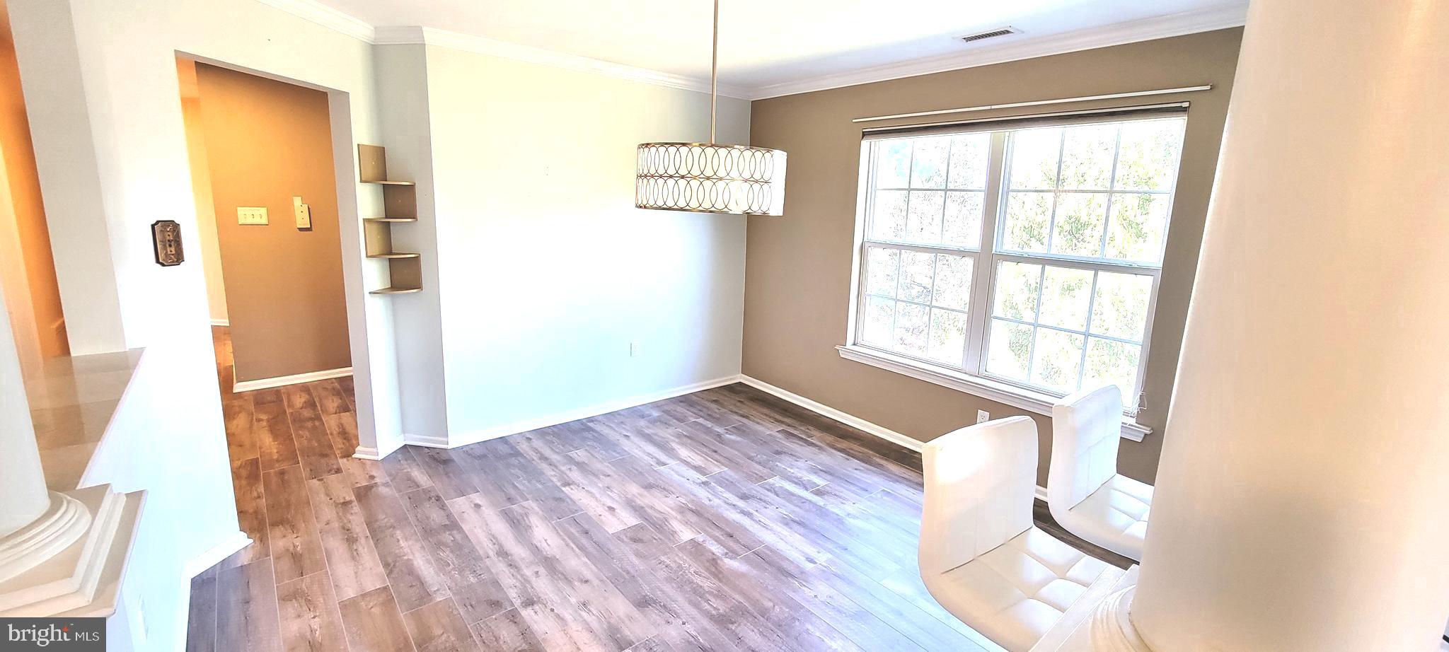 COUNTRY CROSSING - Residential