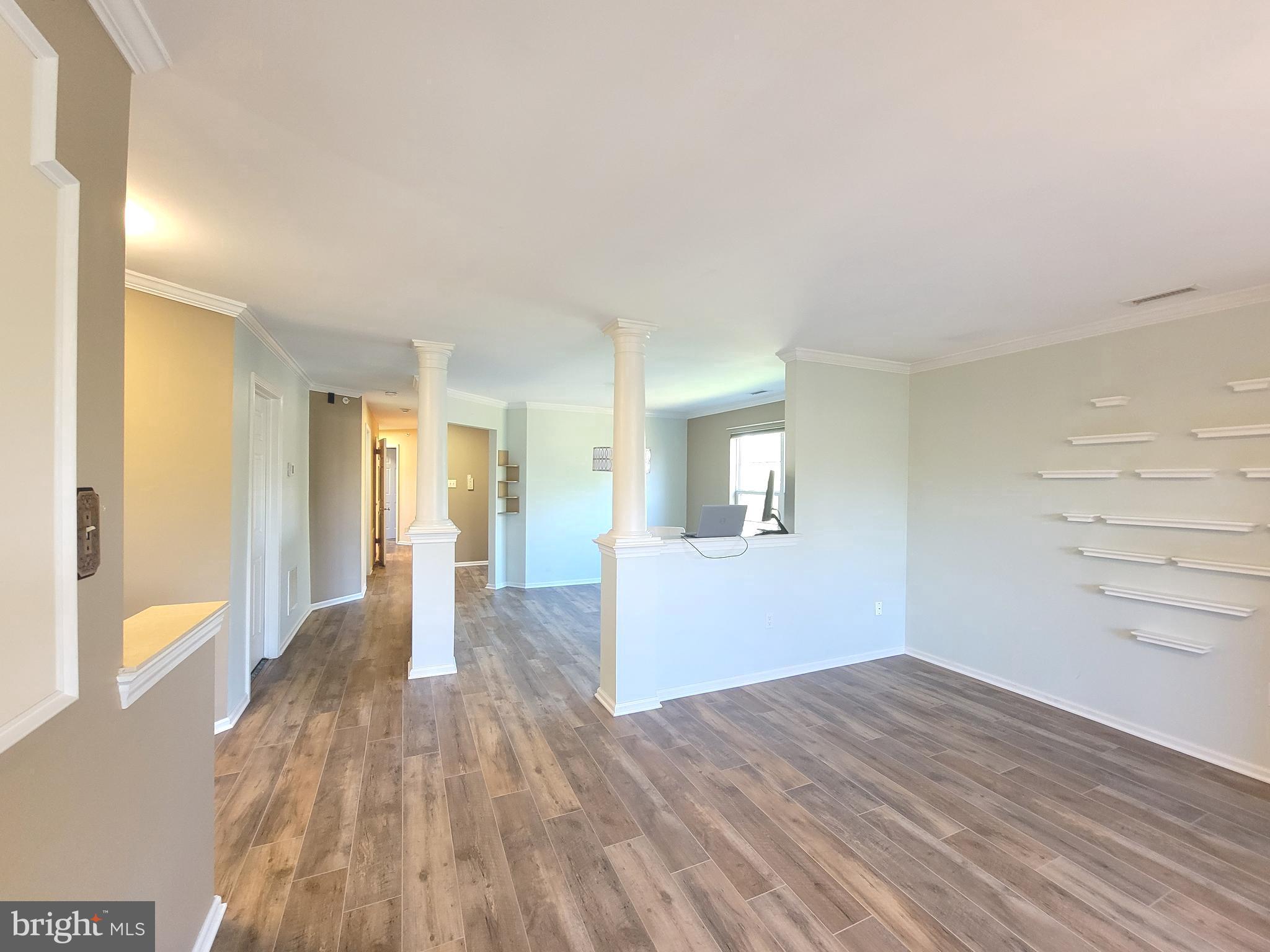 COUNTRY CROSSING - Residential