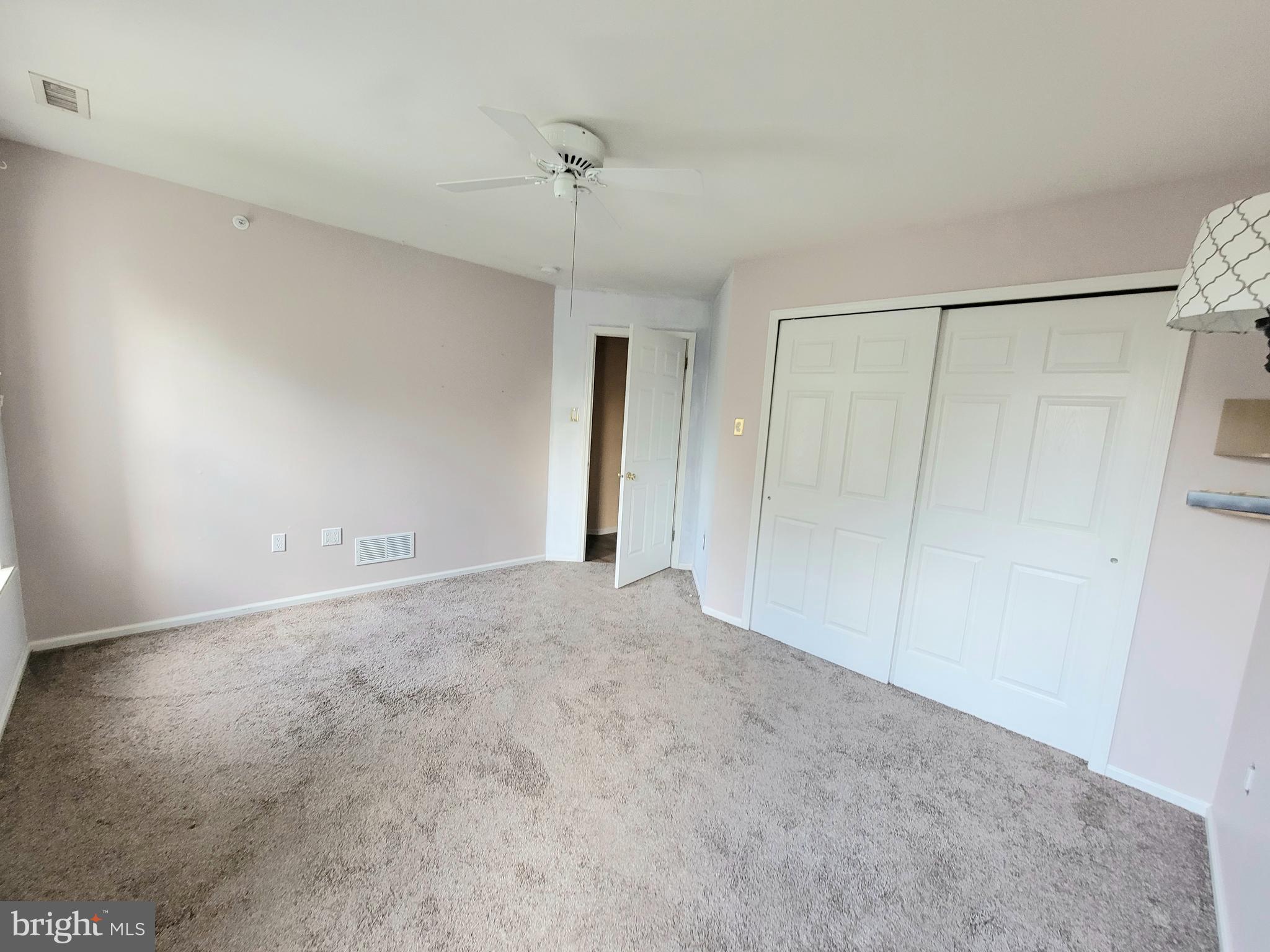 COUNTRY CROSSING - Residential