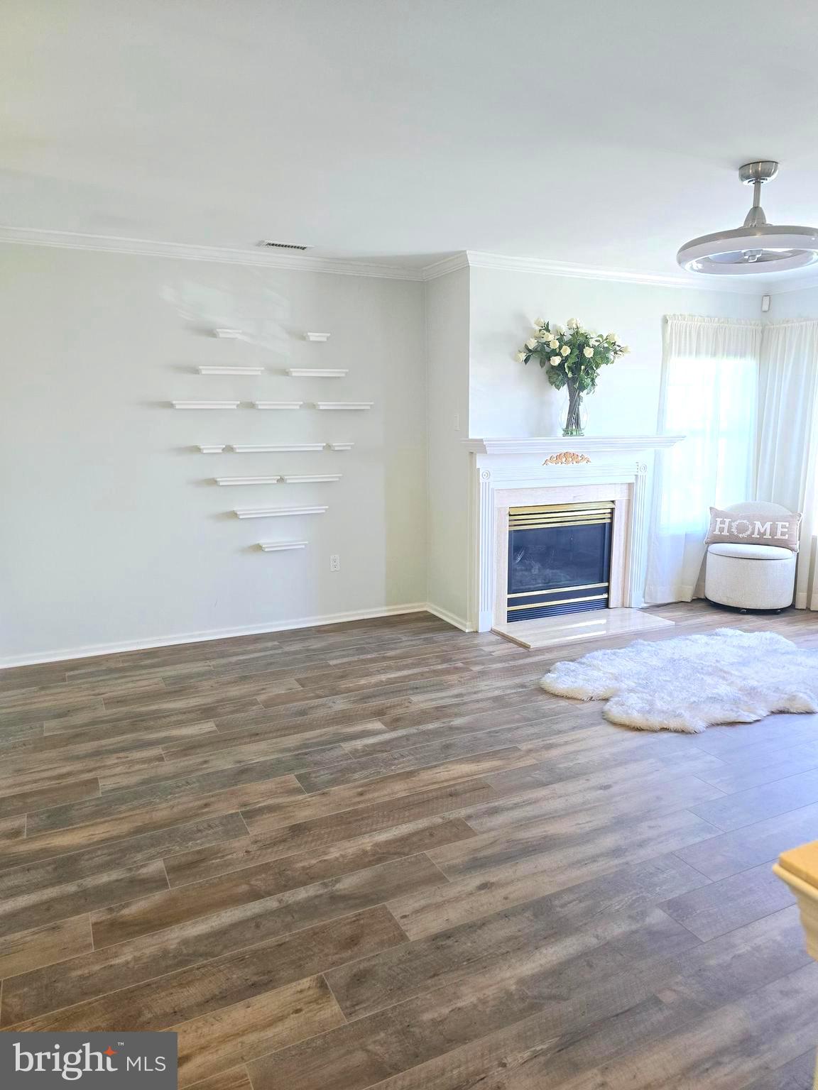 COUNTRY CROSSING - Residential