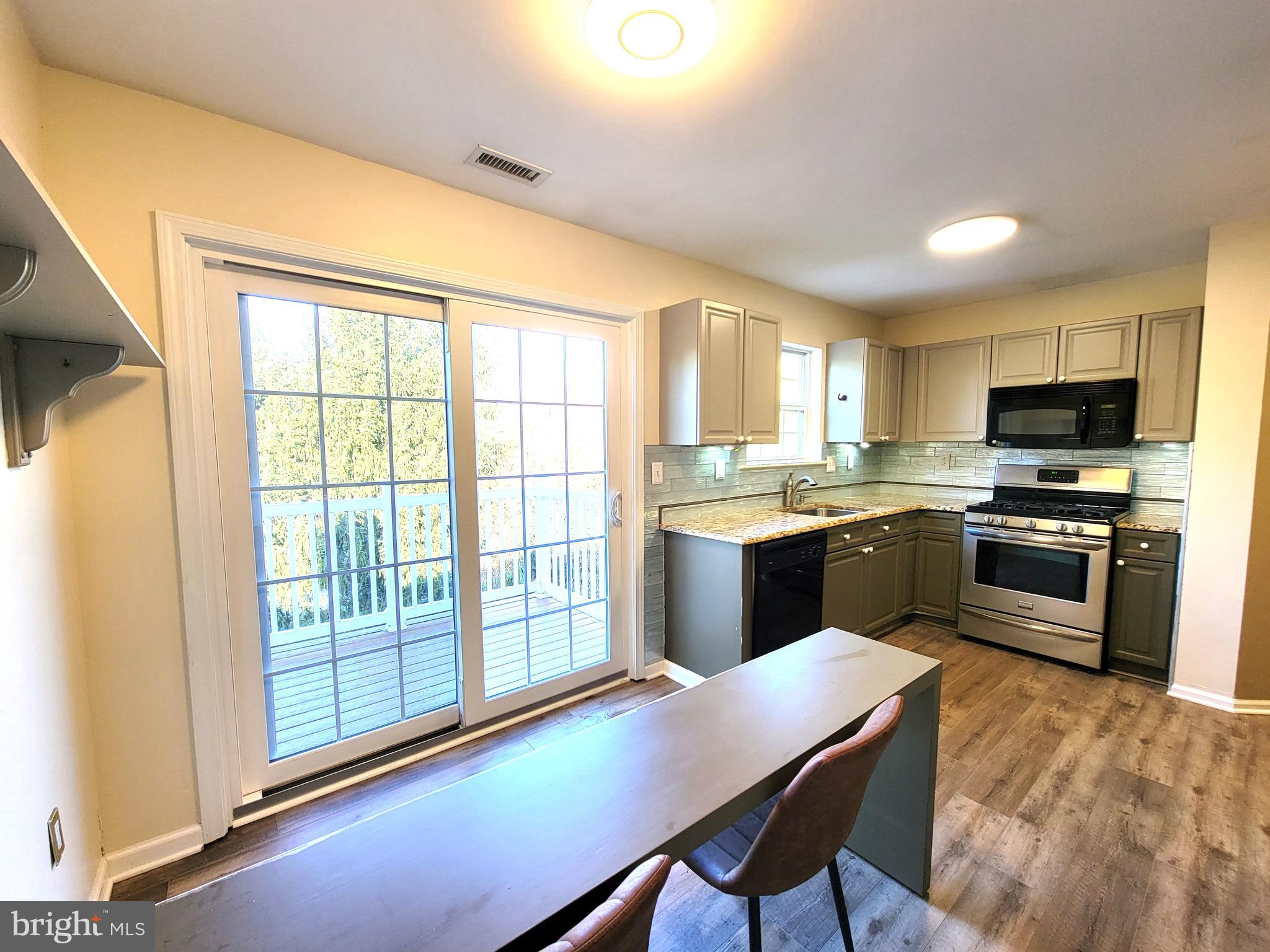 COUNTRY CROSSING - Residential