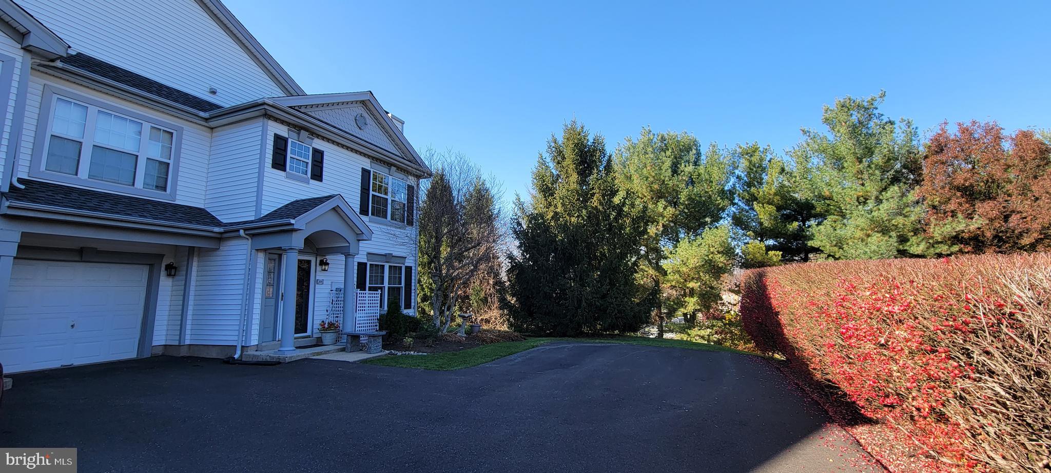 COUNTRY CROSSING - Residential