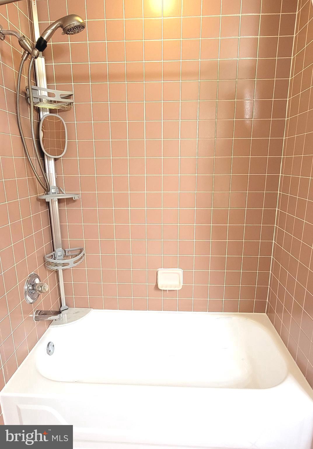 COUNTRY CROSSING - Residential