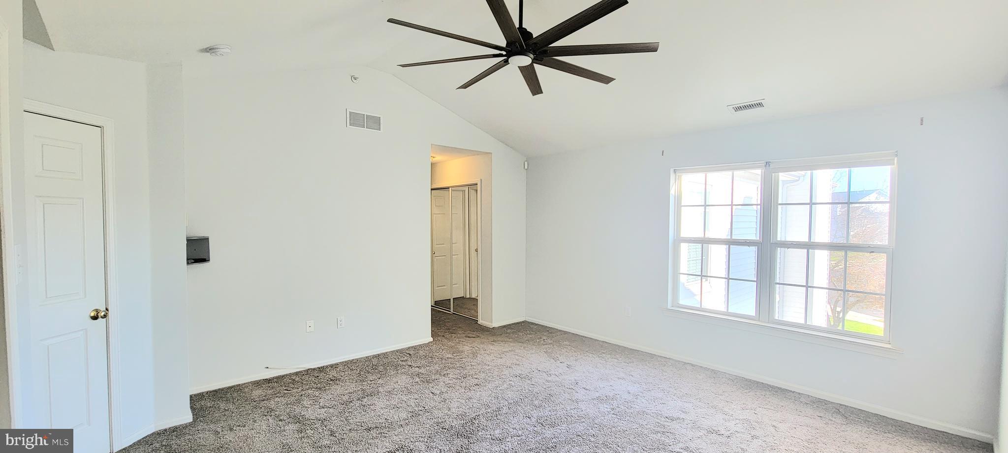 COUNTRY CROSSING - Residential