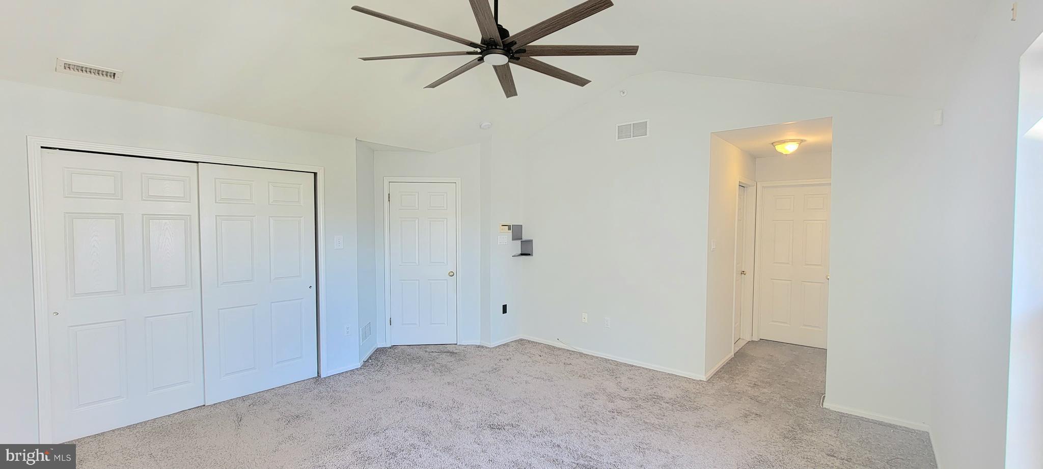 COUNTRY CROSSING - Residential