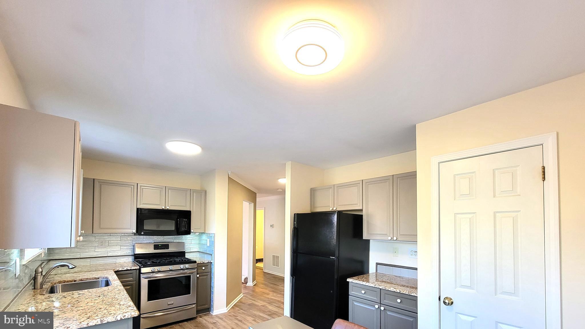 COUNTRY CROSSING - Residential