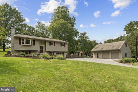 Photo of 562 Walnut Hill Road, MILLERSVILLE, PA 17551 (MLS # PALA2074242)