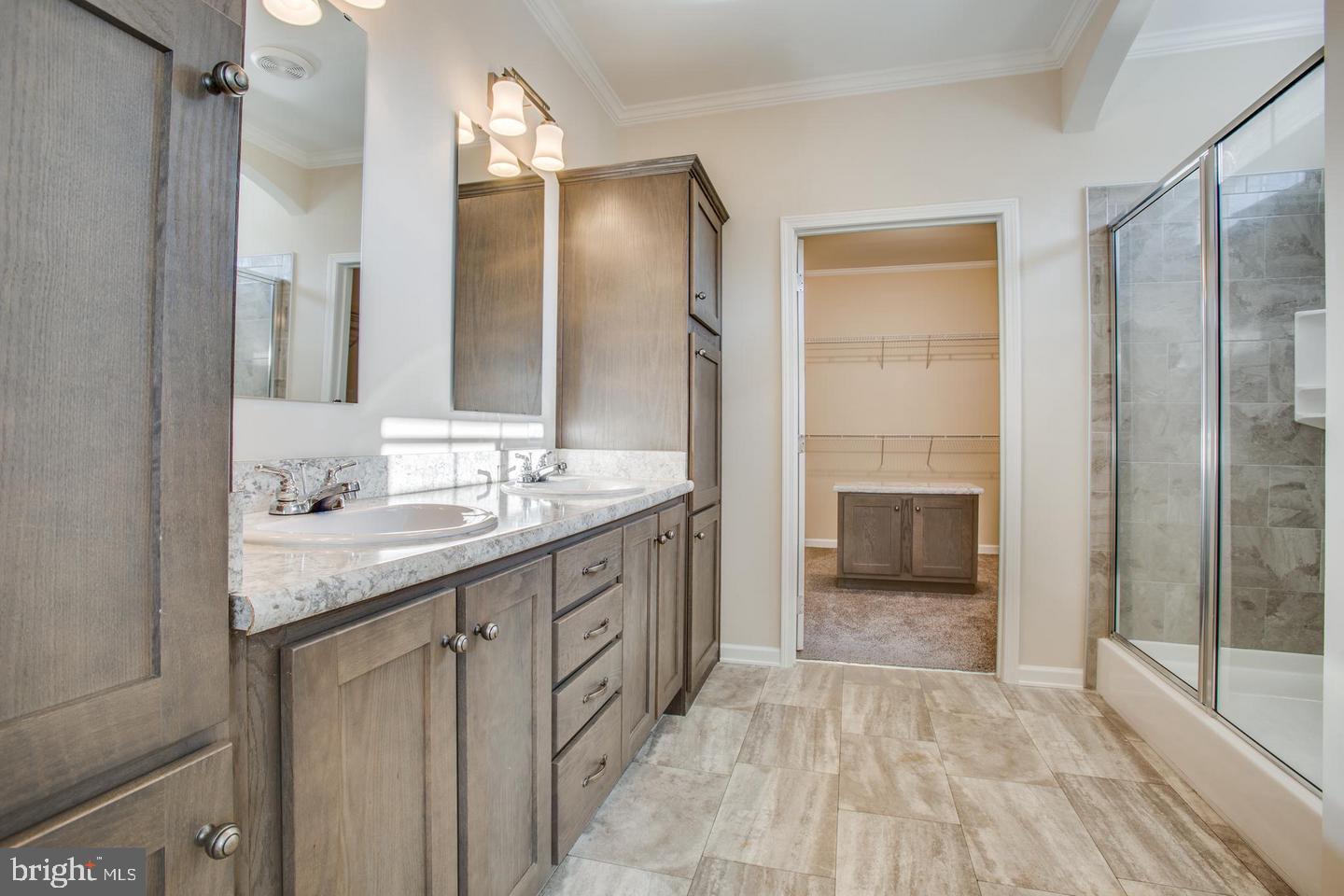 OVERLOOK AT HICKORY HILLS - Residential Lease