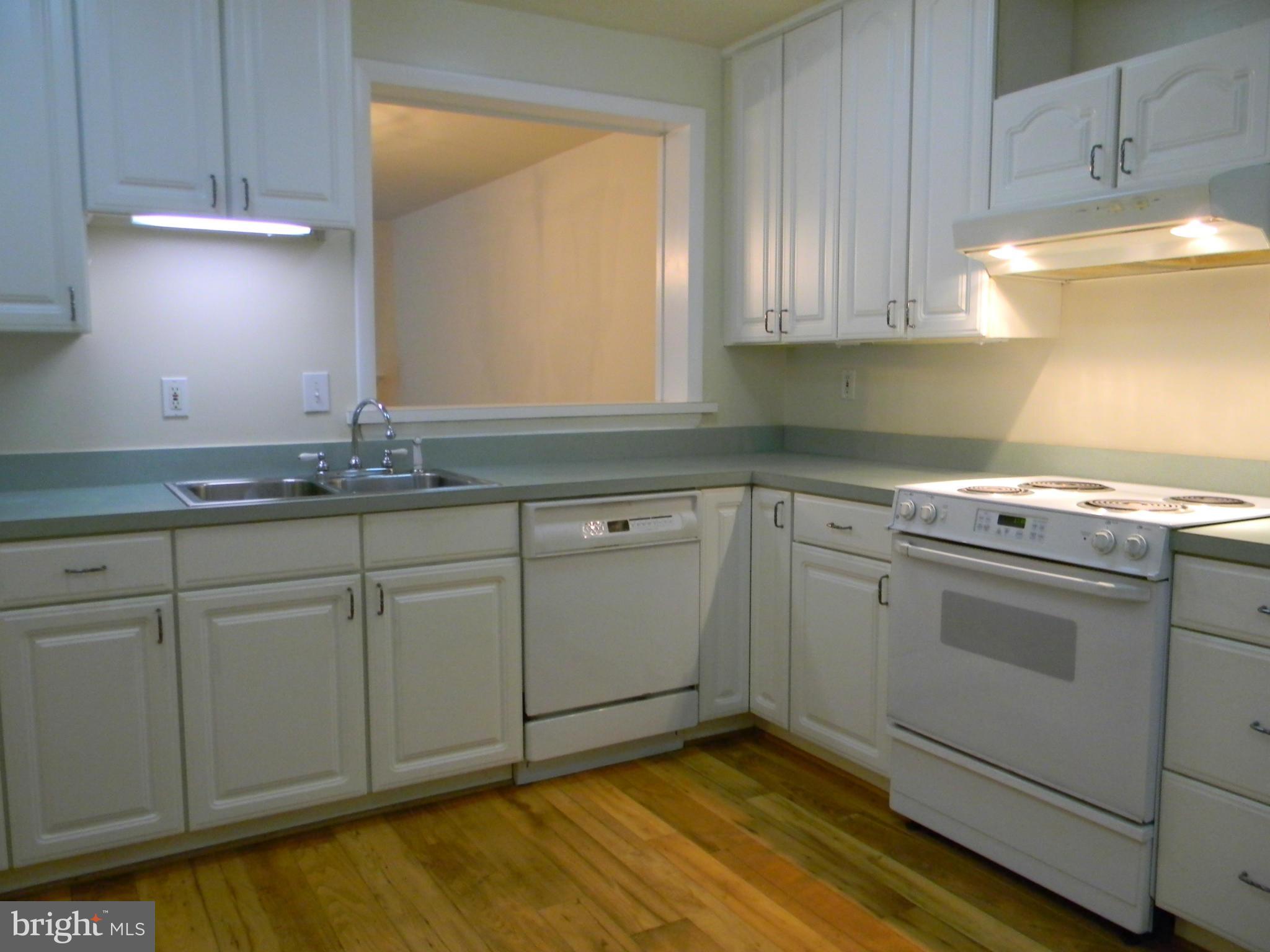 SOUTHAMPTON - Residential Lease