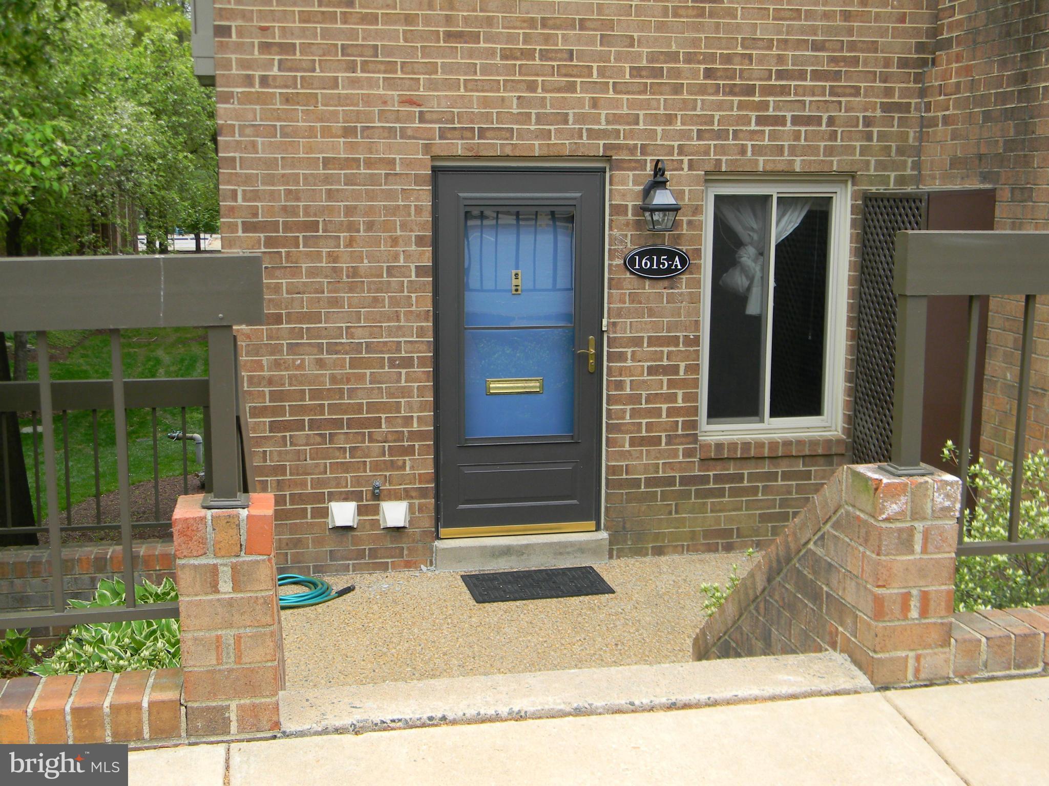 SOUTHAMPTON - Residential Lease