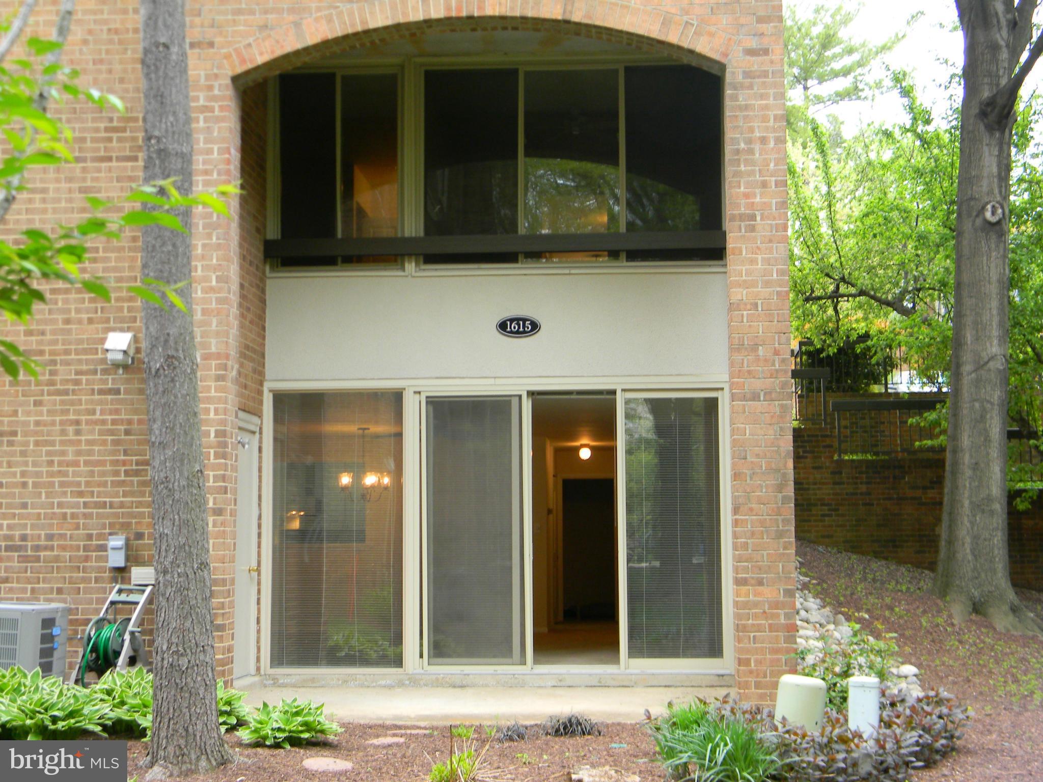 SOUTHAMPTON - Residential Lease