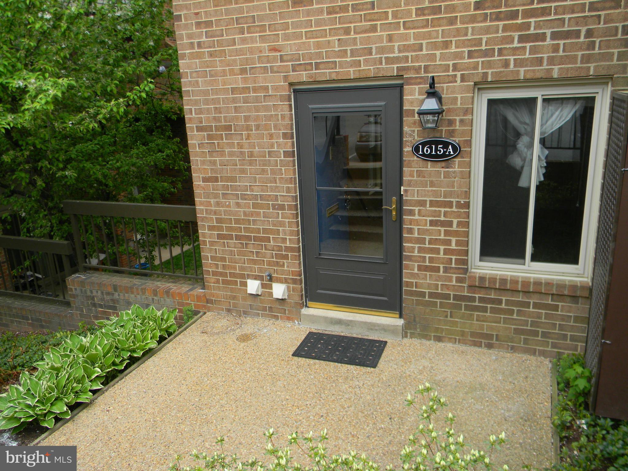 SOUTHAMPTON - Residential Lease