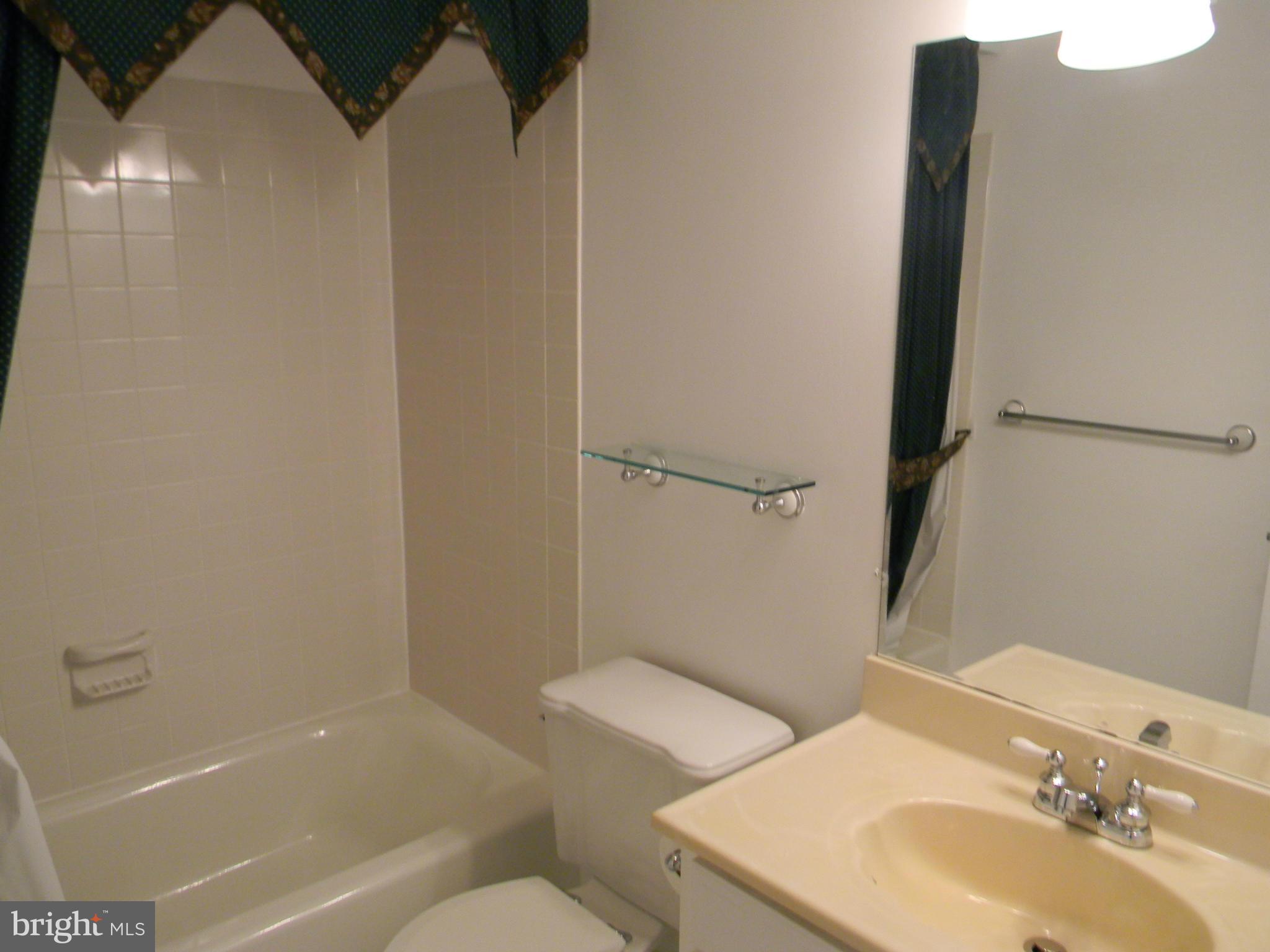 SOUTHAMPTON - Residential Lease