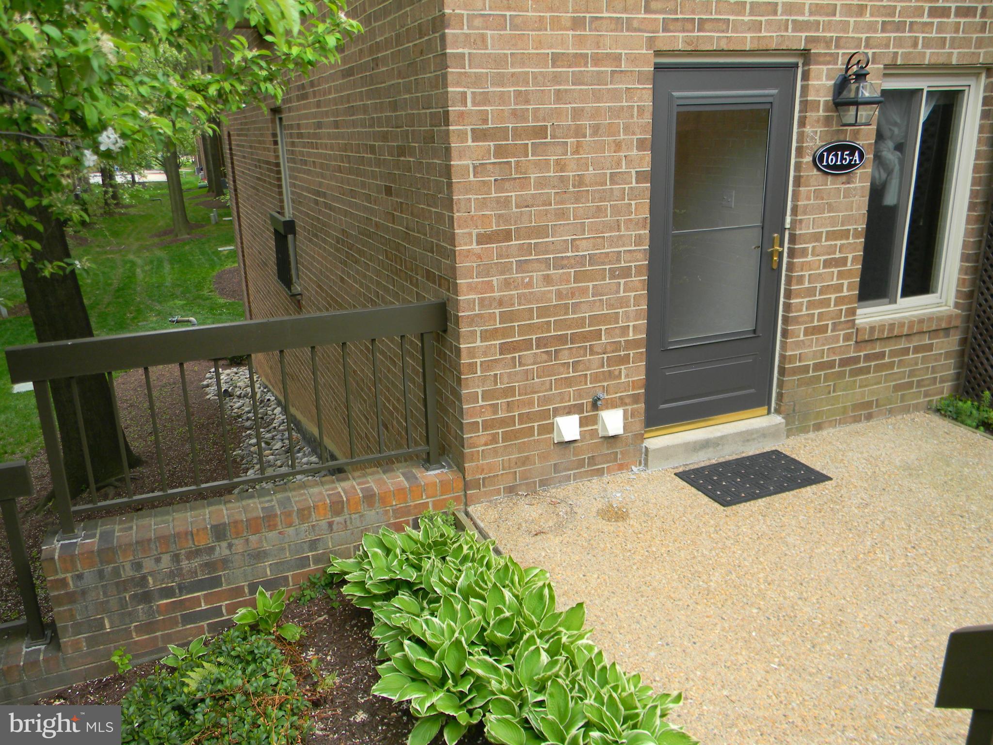 SOUTHAMPTON - Residential Lease