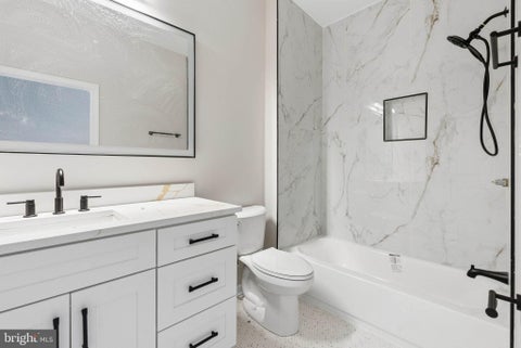 Townhouse For Sale - 1549 Carswell Street<br/> BALTIMORE, MD 21218