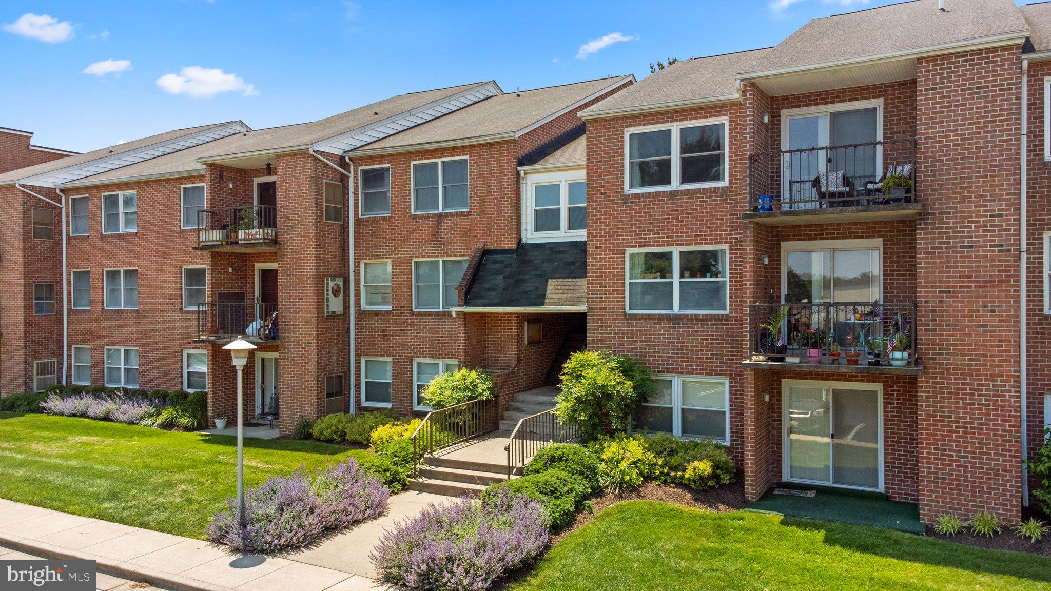 GLADE TOWN - Residential