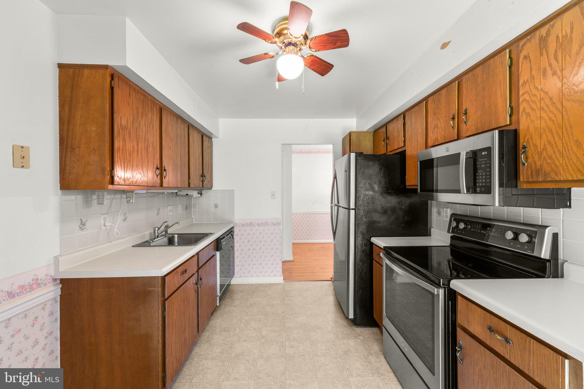 GLADE TOWN - Residential