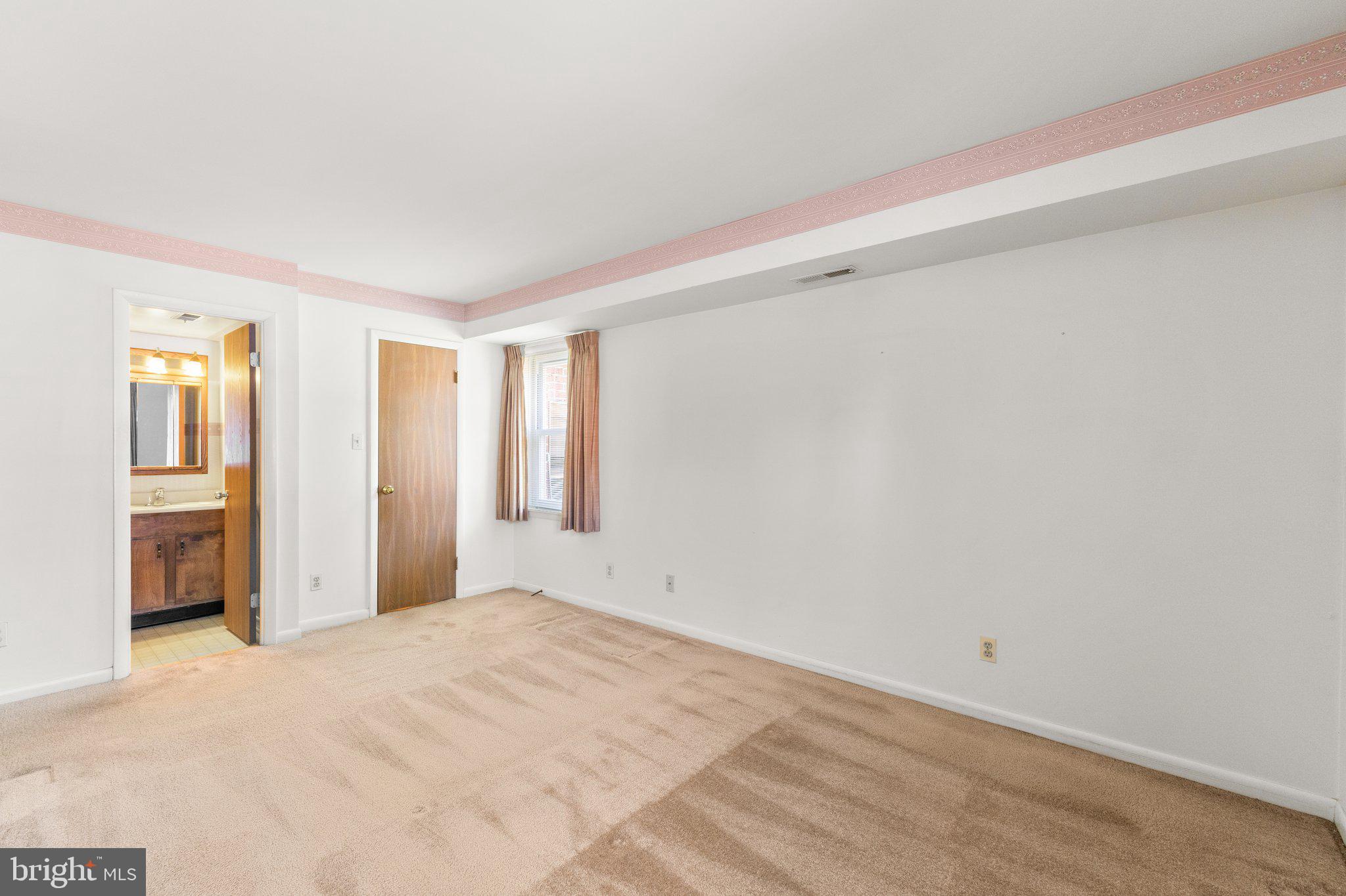 GLADE TOWN - Residential