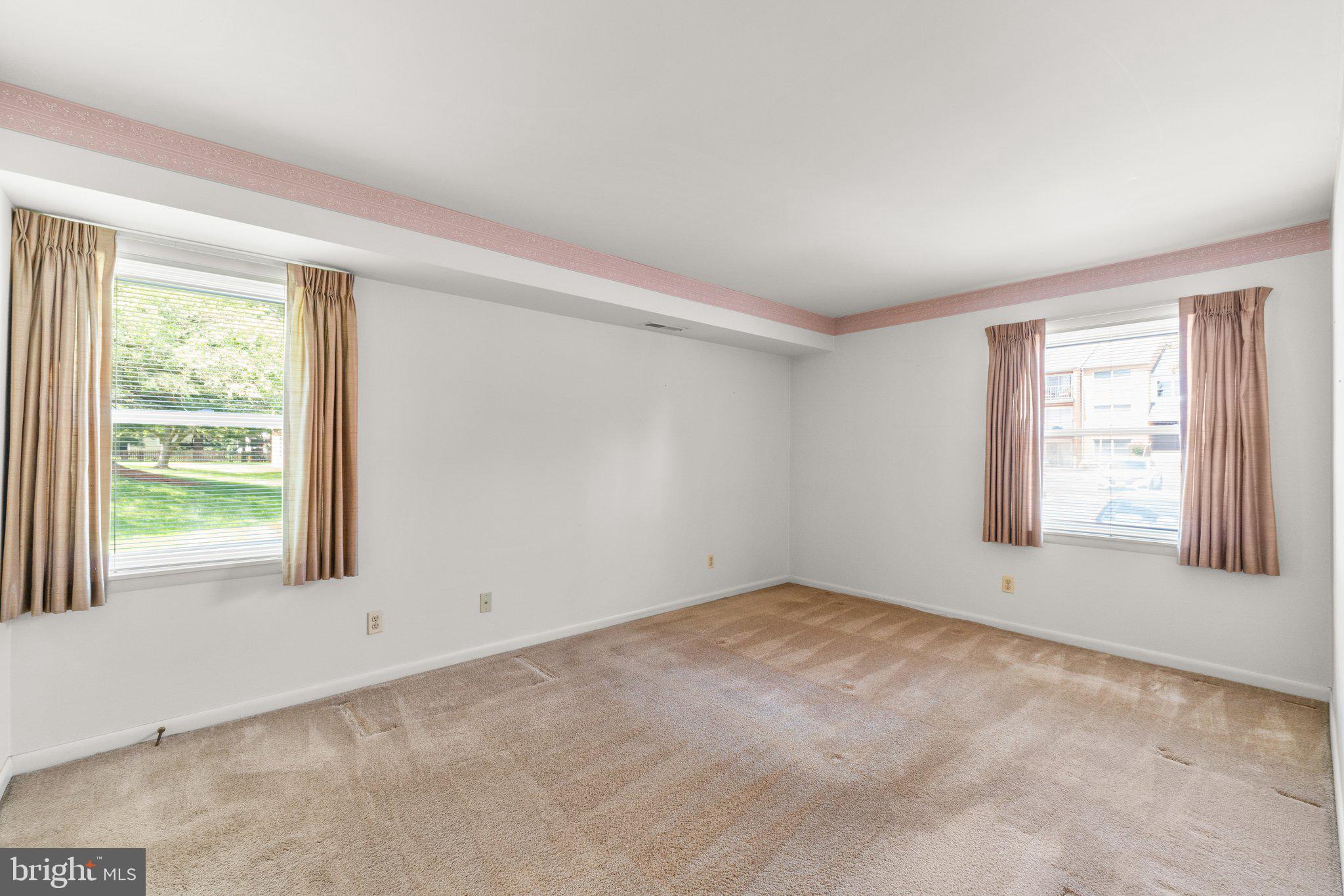 GLADE TOWN - Residential