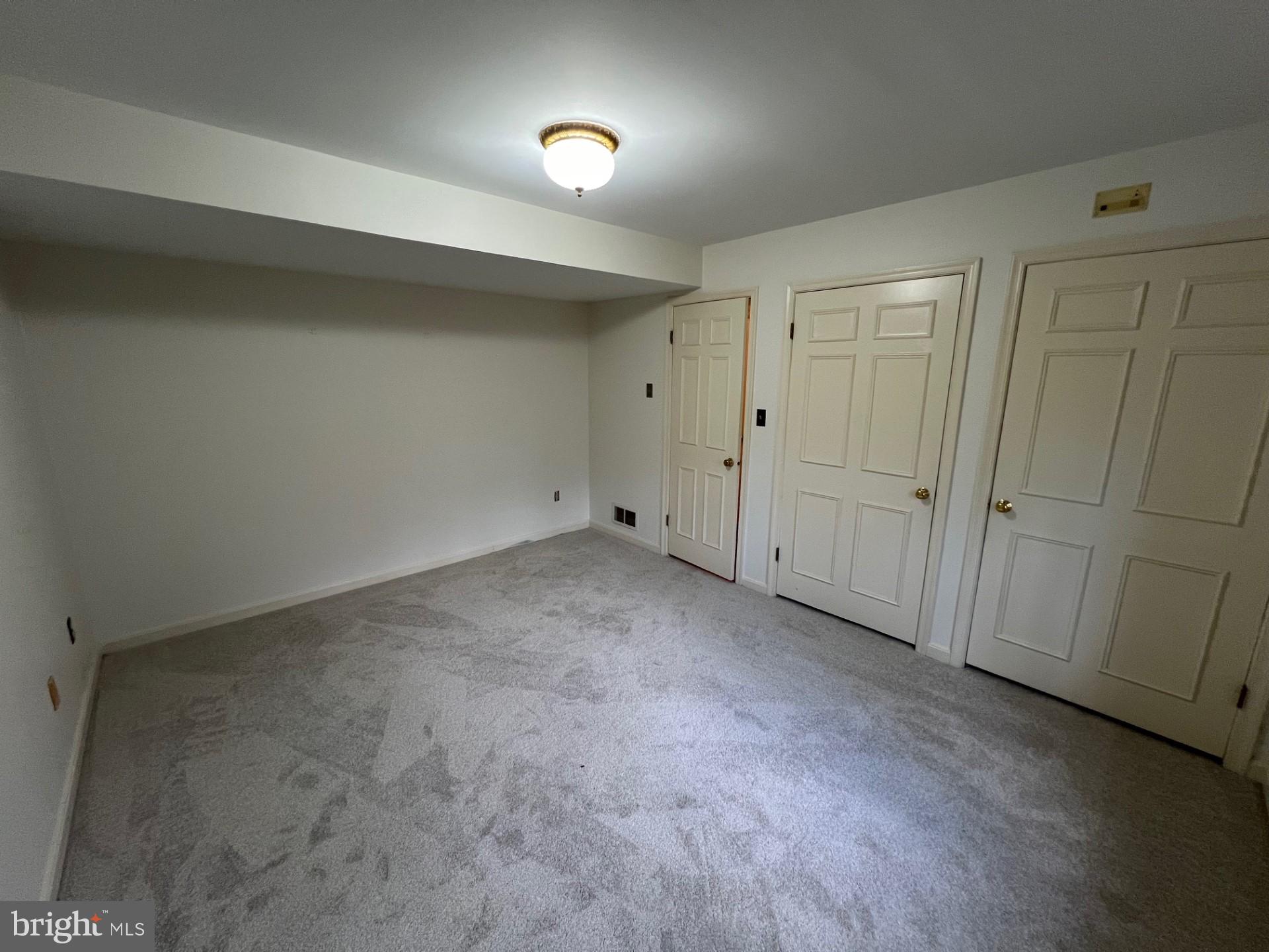 HUNTINGTON WOODS - Residential Lease