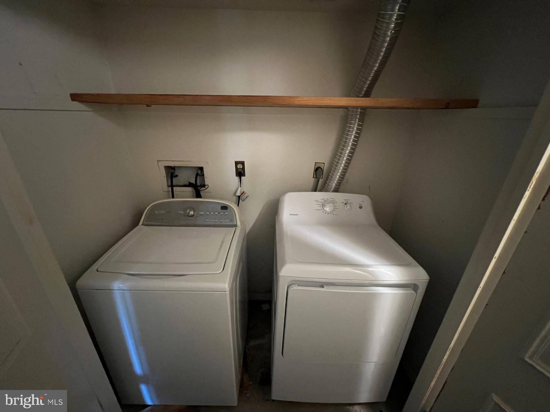 HUNTINGTON WOODS - Residential Lease