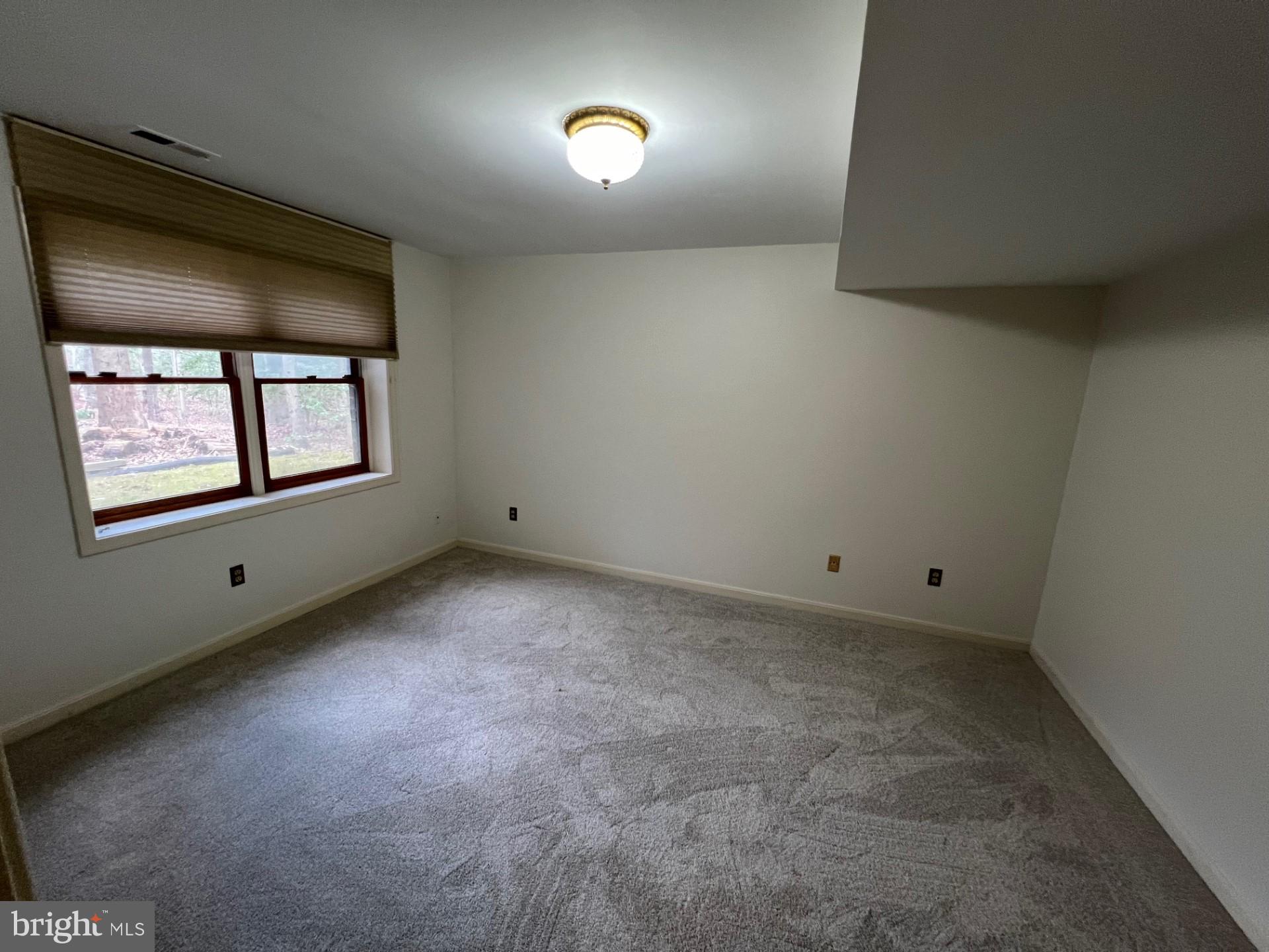 HUNTINGTON WOODS - Residential Lease