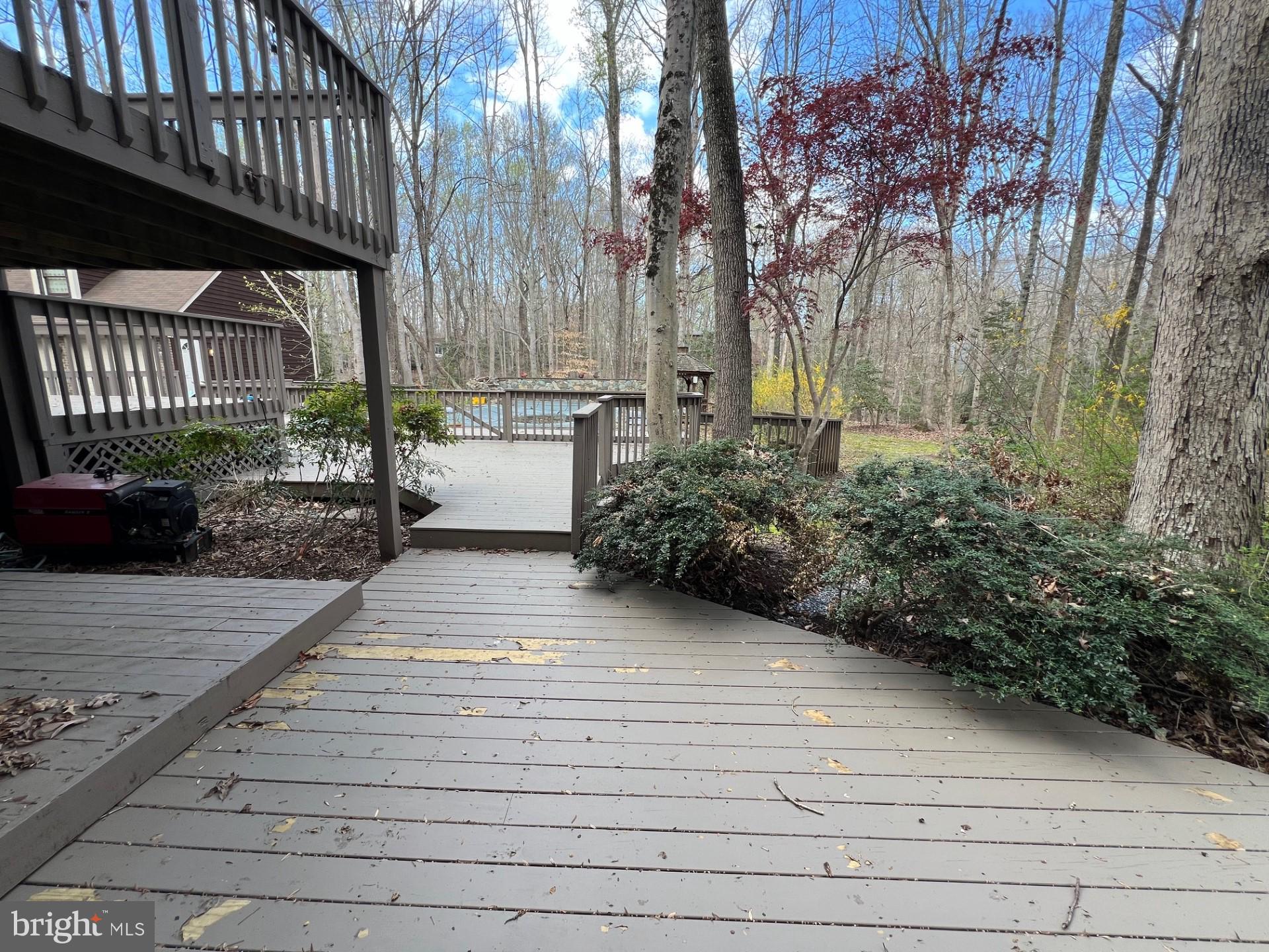 HUNTINGTON WOODS - Residential Lease