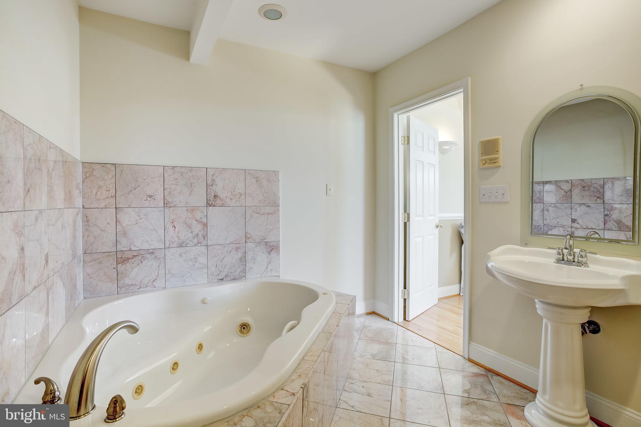 FEDERAL HILL HISTORIC DISTRICT - Residential Lease