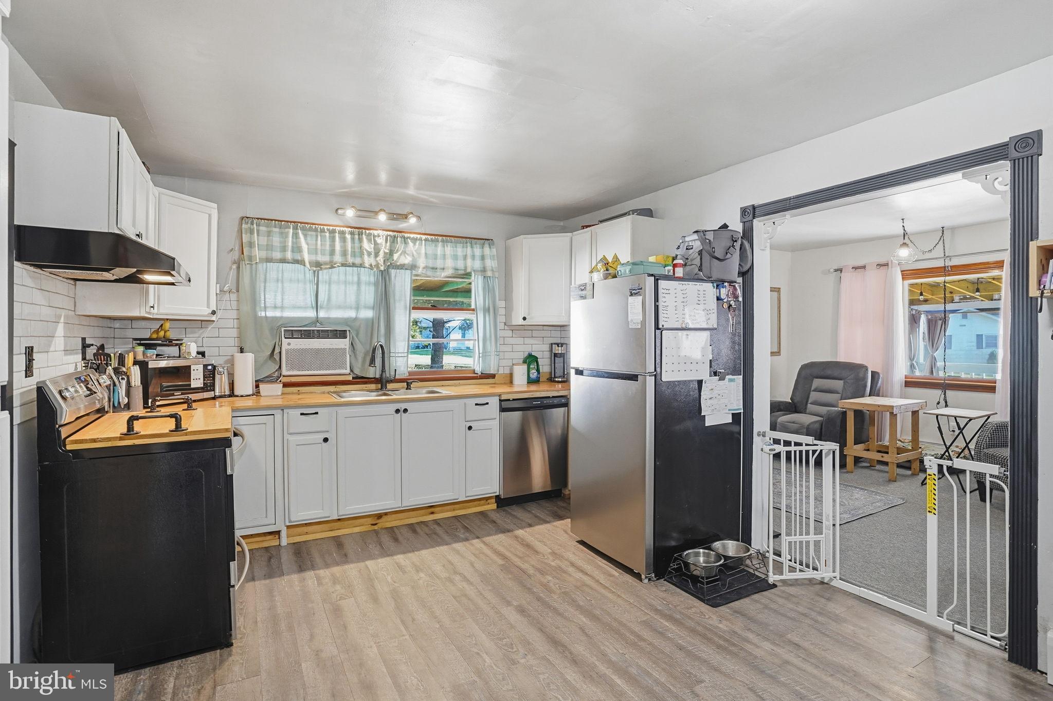 HACKS POINT - Residential