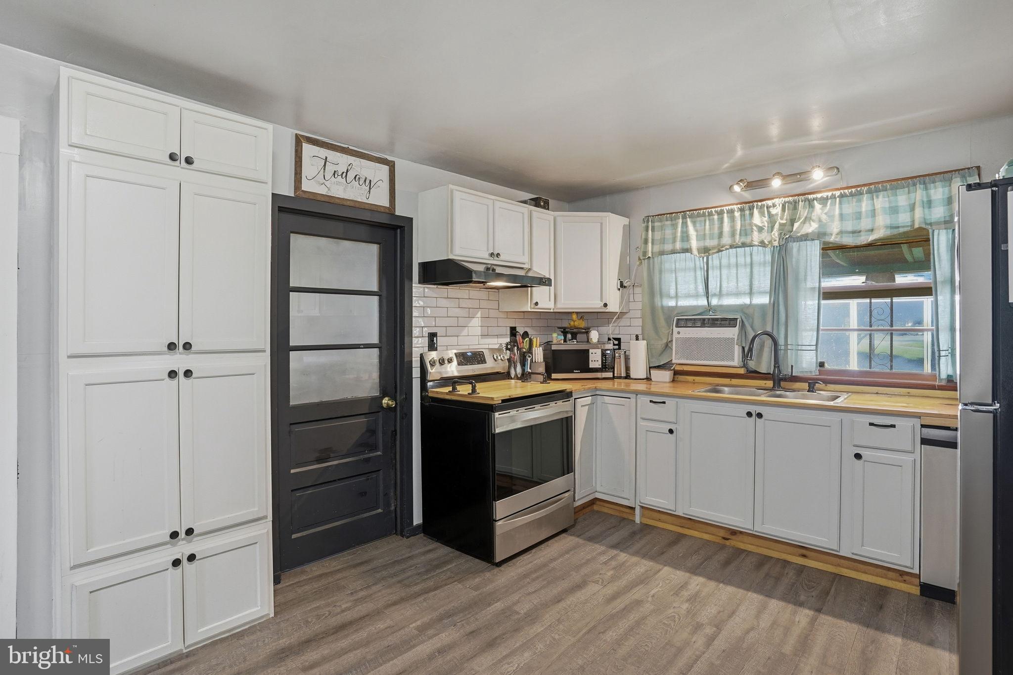 HACKS POINT - Residential