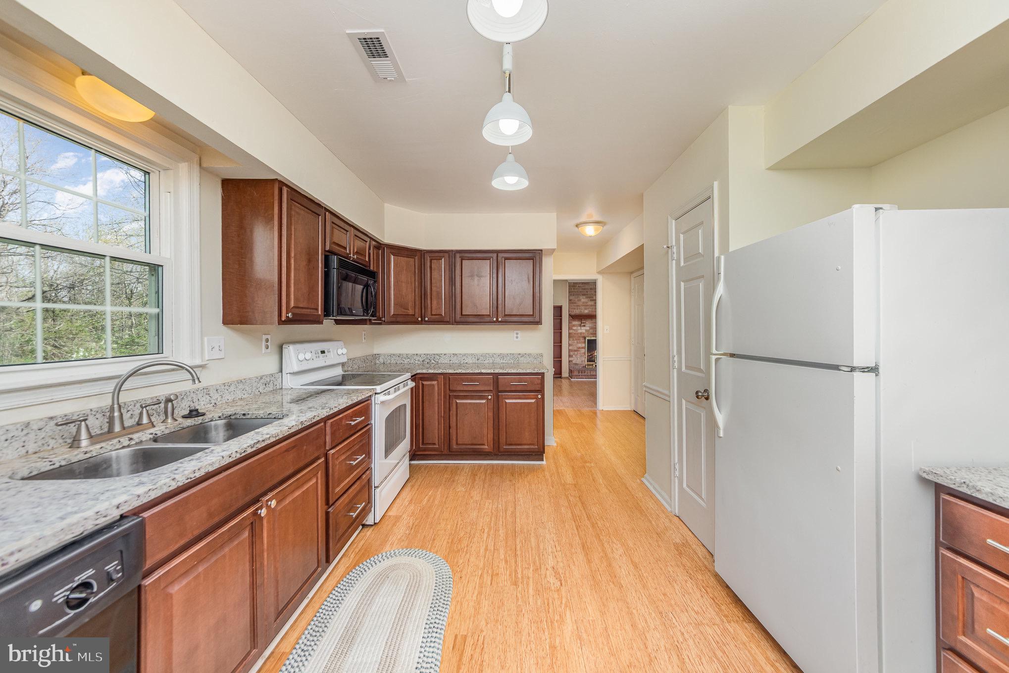 MAPLE GROVE - Residential