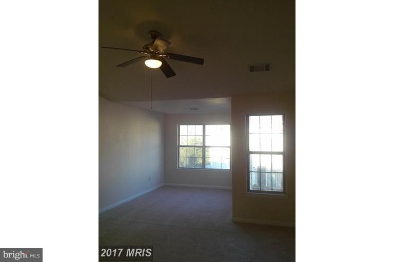 MCNAIR FARMS LANDBAY - Residential