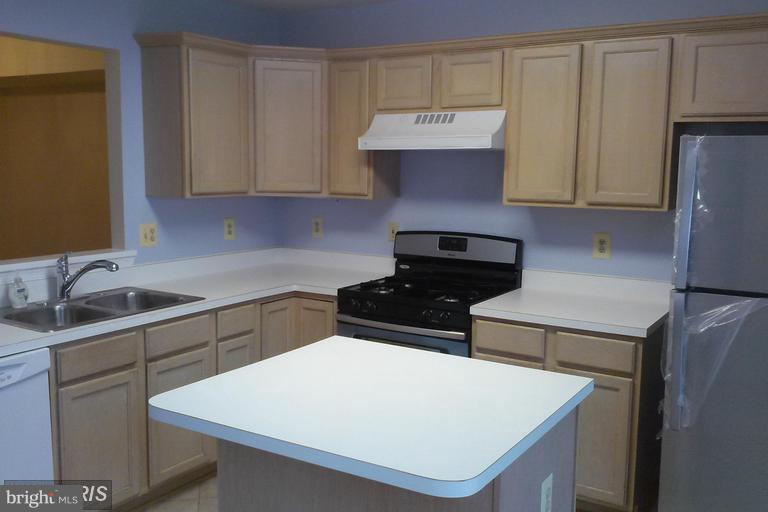 MCNAIR FARMS LANDBAY - Residential