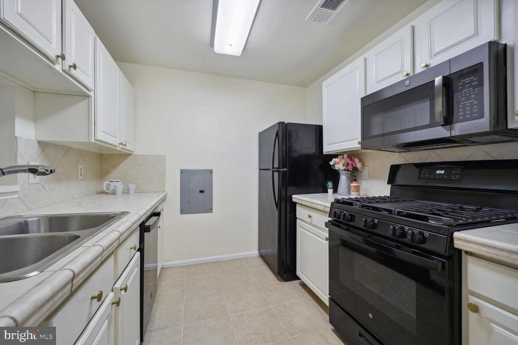 GREENBELT LAKE VILLAGE - Residential