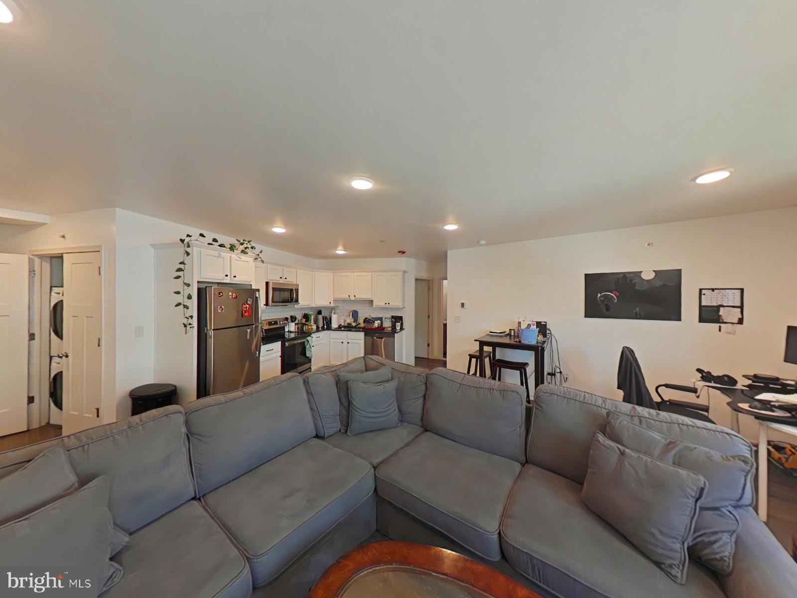 5420 RIDGE AVENUE 208
