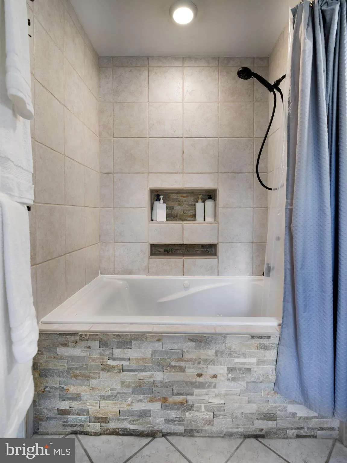 Drexel Hill, Pennsylvania 19026, United States, 4 Bedrooms Bedrooms, ,4 BathroomsBathrooms,Residential,Active,136566