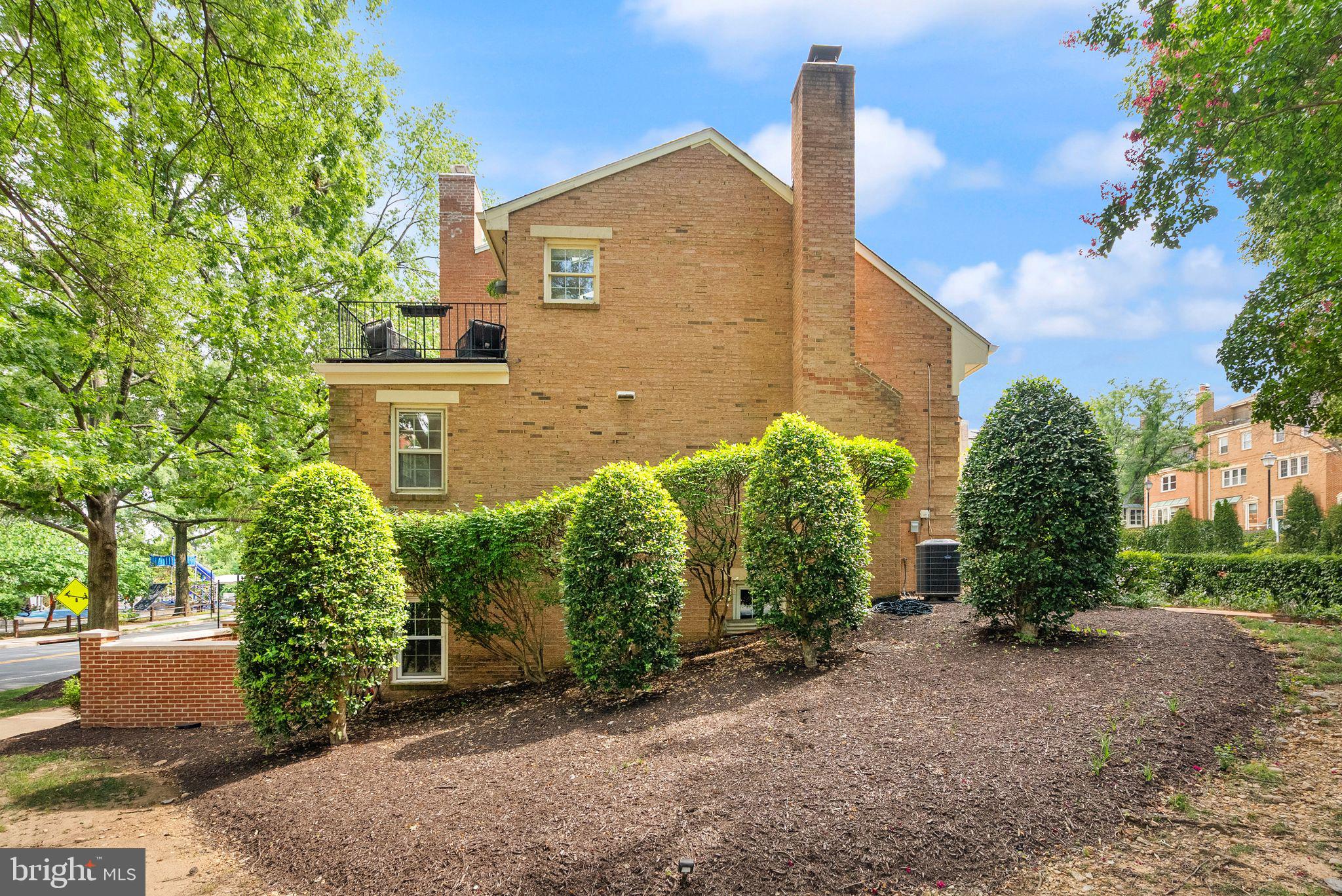 CLARENDON - Residential