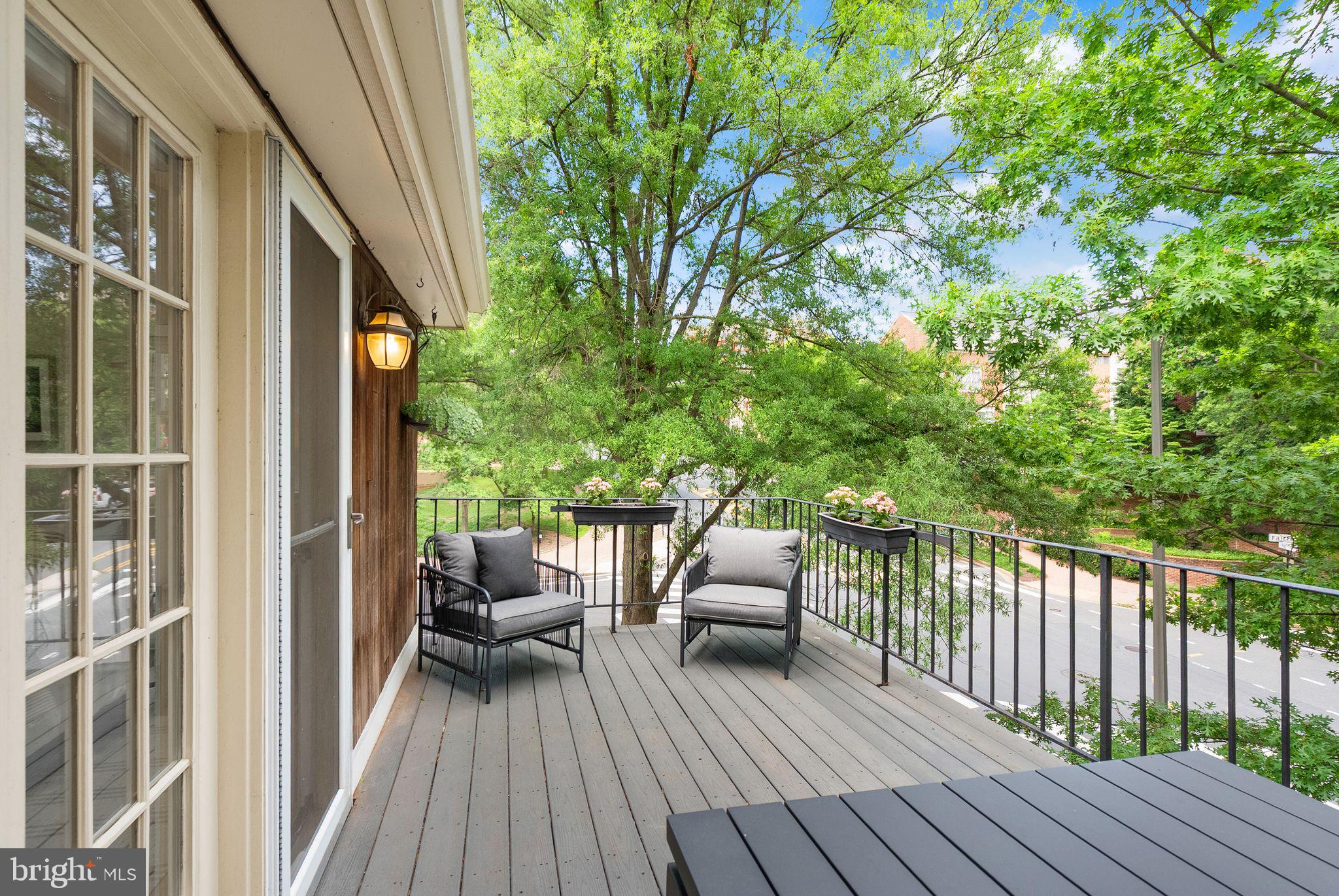 CLARENDON - Residential