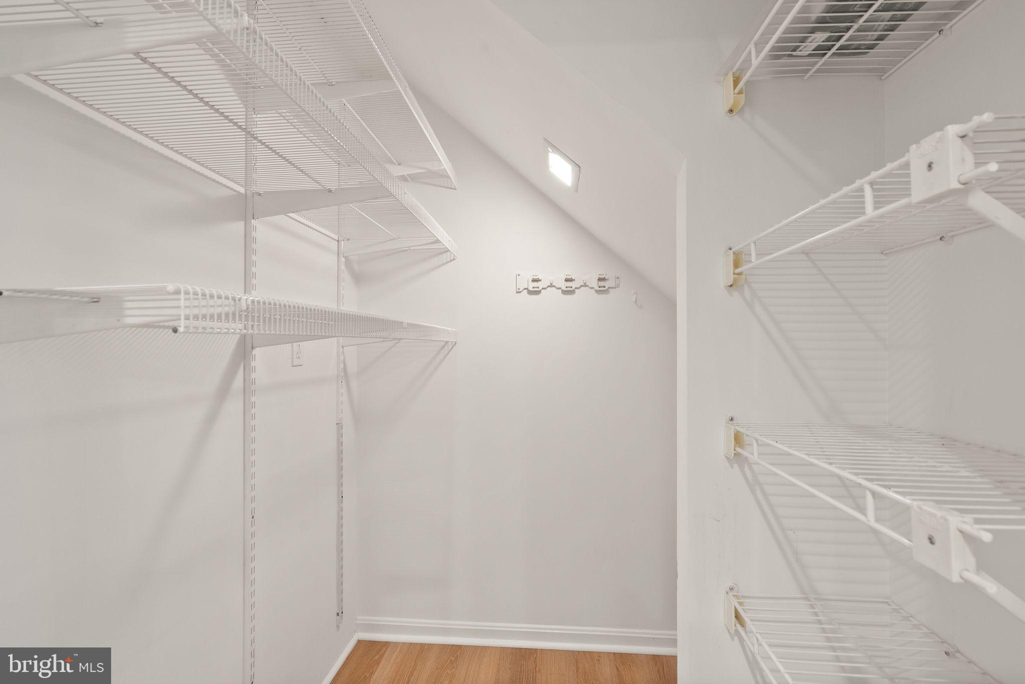 CLARENDON - Residential