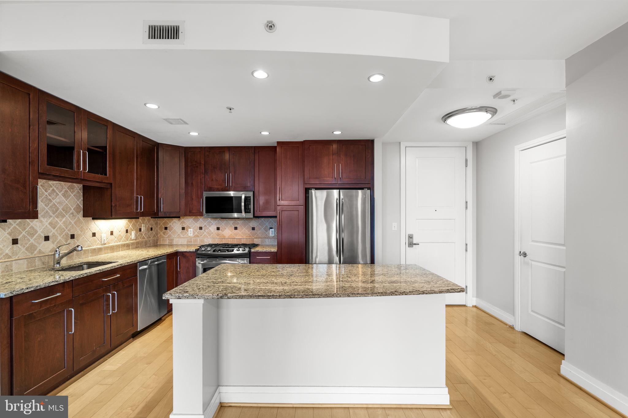 ONE PARK CREST CONDOMINIUM - Residential