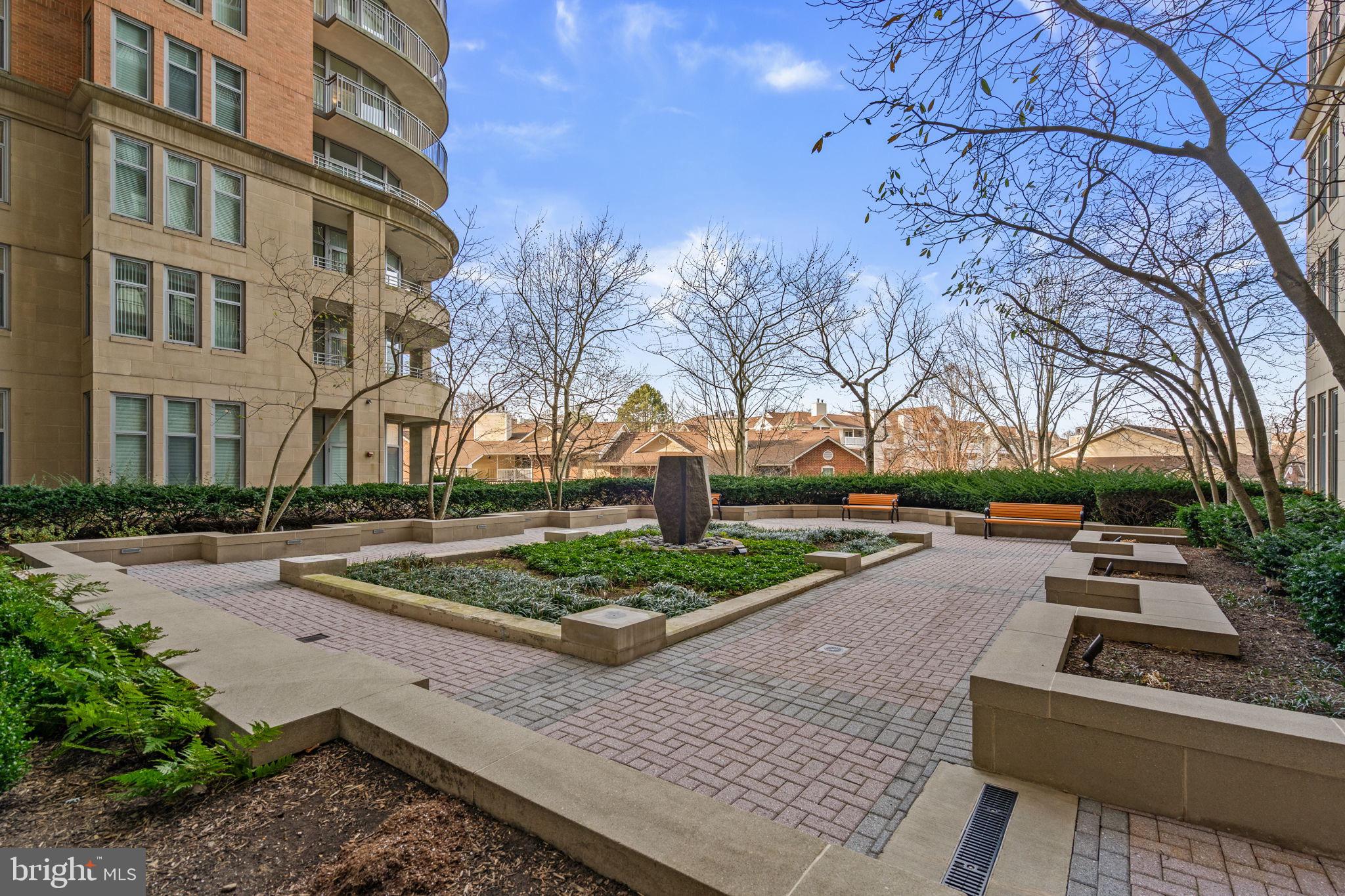 ONE PARK CREST CONDOMINIUM - Residential