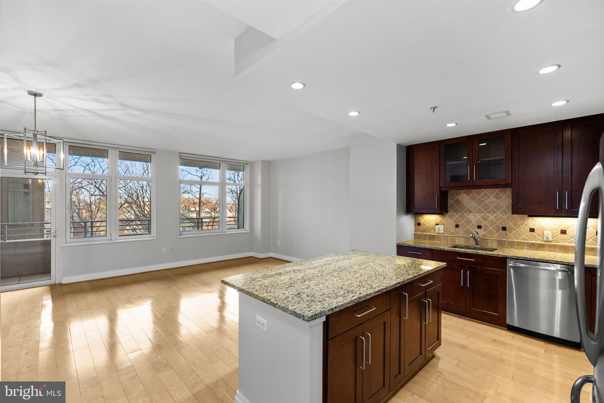 ONE PARK CREST CONDOMINIUM - Residential