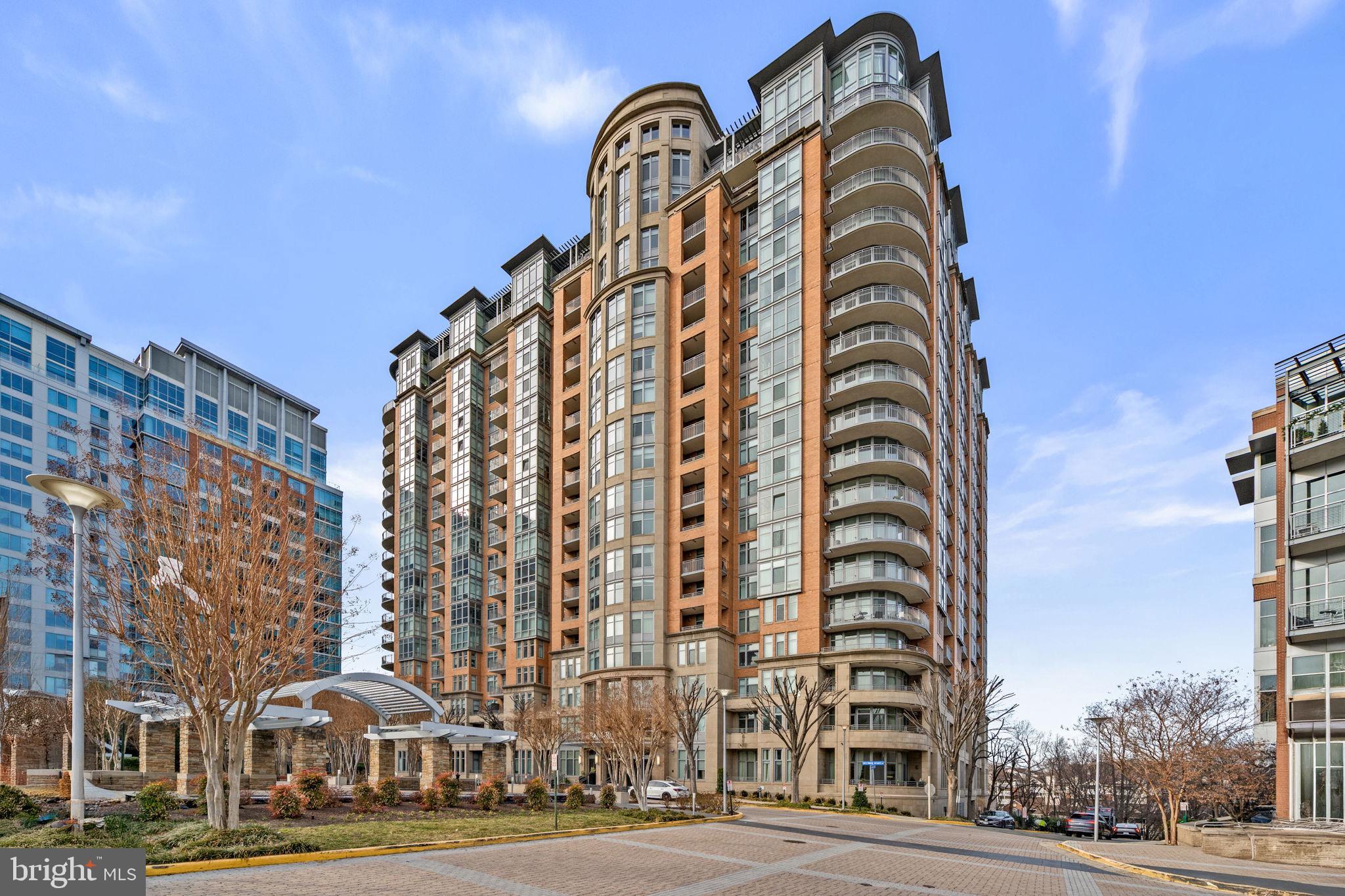 ONE PARK CREST CONDOMINIUM - Residential