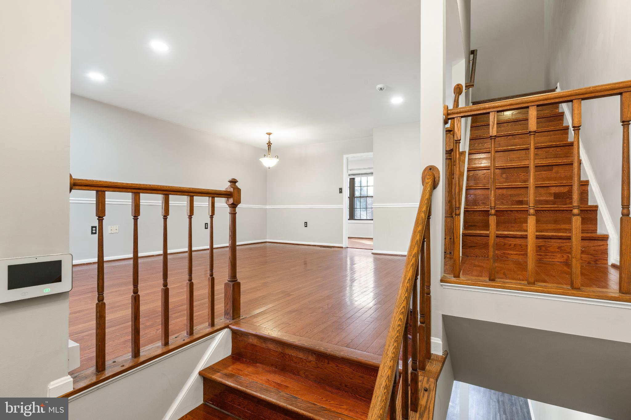 HOLLAND TOWNE - Residential Lease