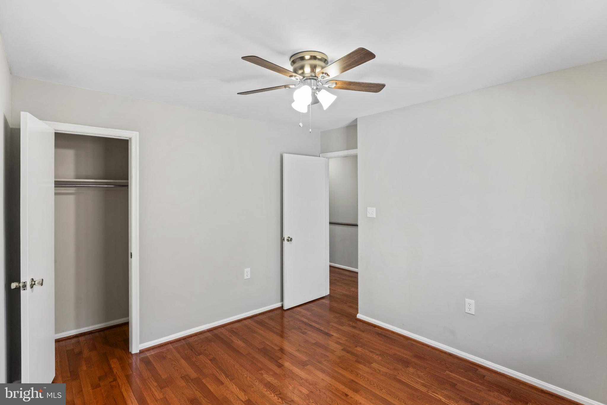 HOLLAND TOWNE - Residential Lease