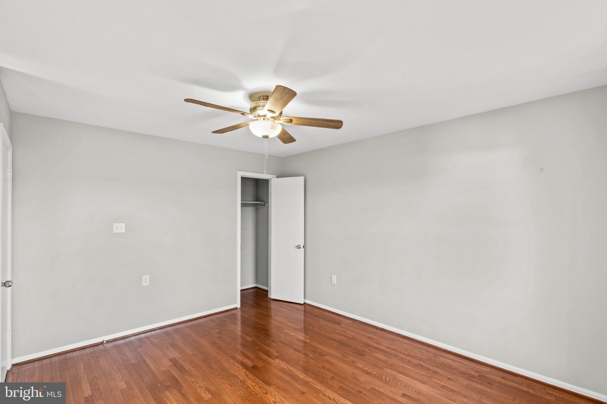 HOLLAND TOWNE - Residential Lease