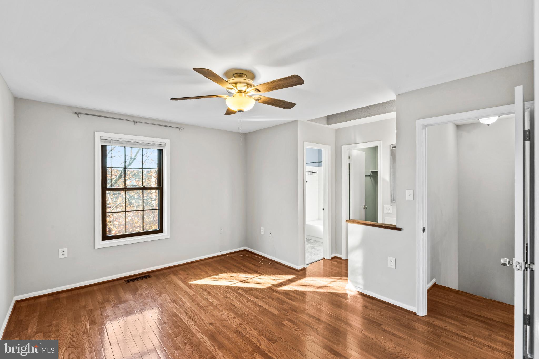 HOLLAND TOWNE - Residential Lease