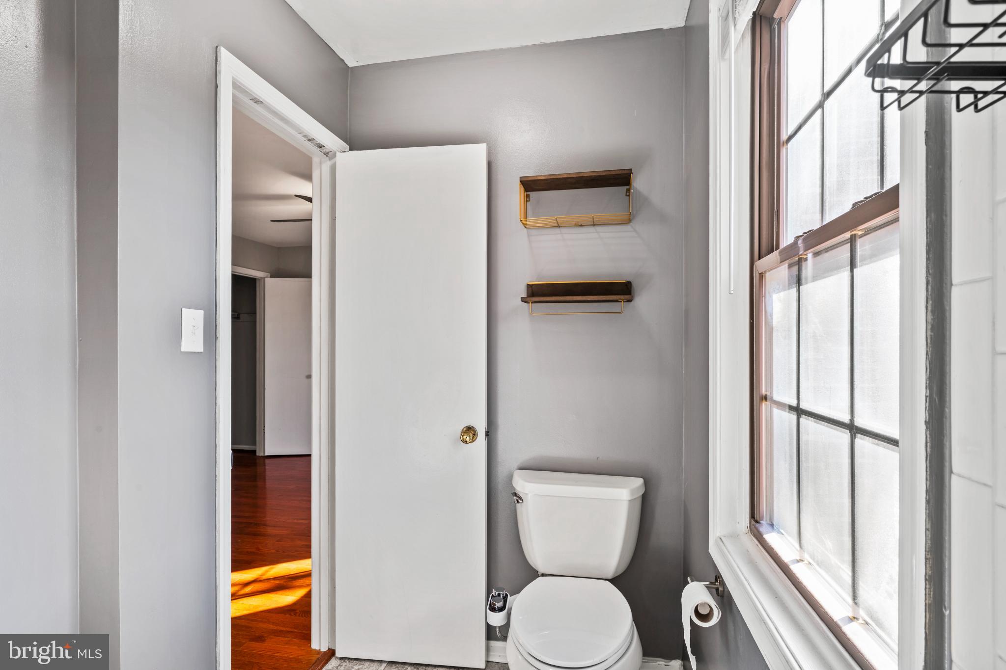 HOLLAND TOWNE - Residential Lease